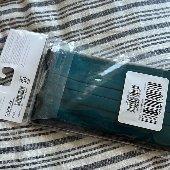 NWT Athleta one size everyday mask bundle pack of five masks and colors - Picture 4 of 5